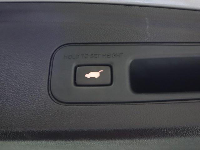 Photo of 2024 Liquid Carbon Metallic Acura MDX