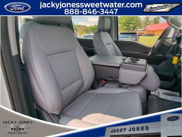 Photo of 2025 Oxford White Ford F-350