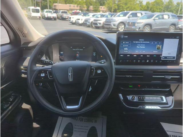 Photo of 2024 Pristine White Metallic Tri-Coat Lincoln Corsair
