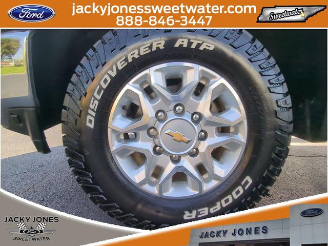 Photo of 2023 Summit White Chevrolet Silverado 2500