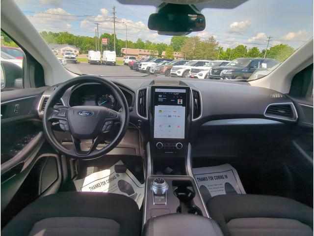 Photo of 2024 Carbonized Gray Metallic Ford Edge