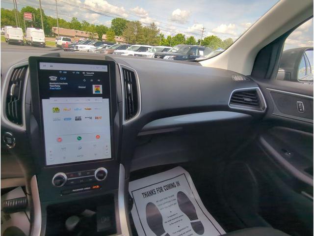 Photo of 2024 Carbonized Gray Metallic Ford Edge