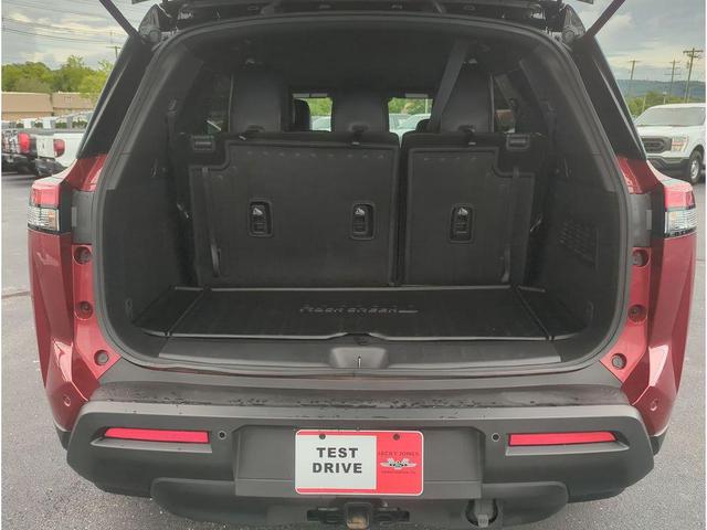 Photo of 2024 Scarlet Ember Tintcoat/Super Black Nissan Pathfinder