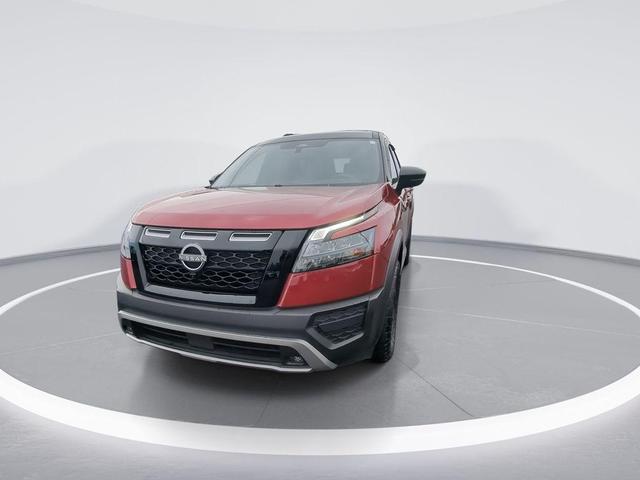 Photo of 2024 Scarlet Ember Tintcoat/Super Black Nissan Pathfinder
