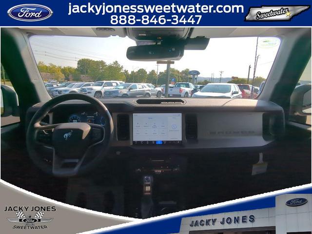 Photo of 2025 Oxford White Ford Bronco