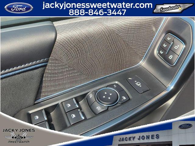 Photo of 2025 Star White Metallic Tri-Coat Ford F-350
