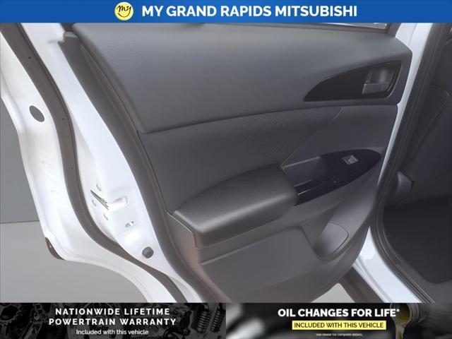 Photo of 2025 White Diamond Mitsubishi Eclipse Cross