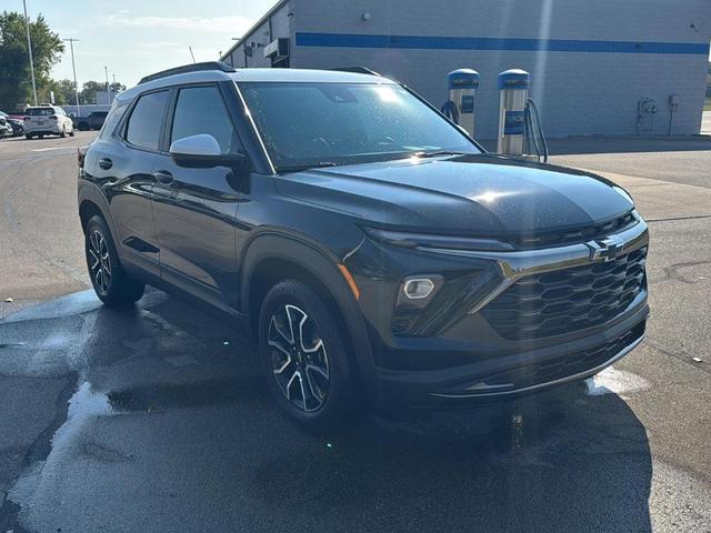 Photo of 2025 Mosaic Black Metallic Chevrolet Trailblazer