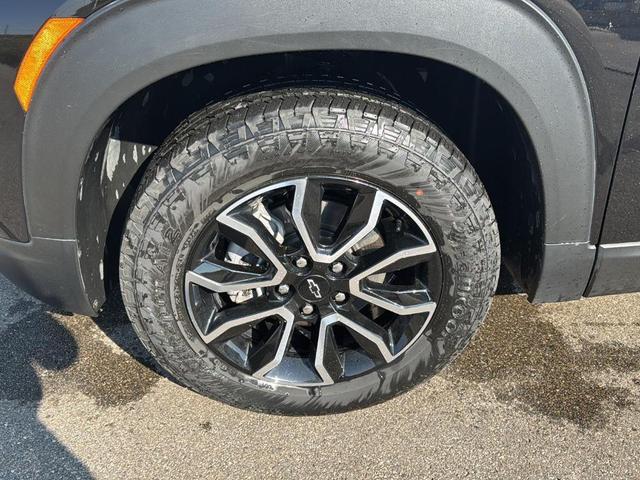 Photo of 2025 Mosaic Black Metallic Chevrolet Trailblazer