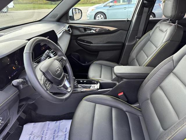 Photo of 2025 Mosaic Black Metallic Chevrolet Trailblazer