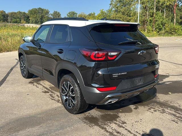 Photo of 2025 Mosaic Black Metallic Chevrolet Trailblazer