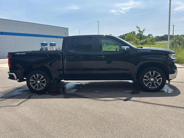 Photo of 2022 Black Chevrolet Silverado 1500