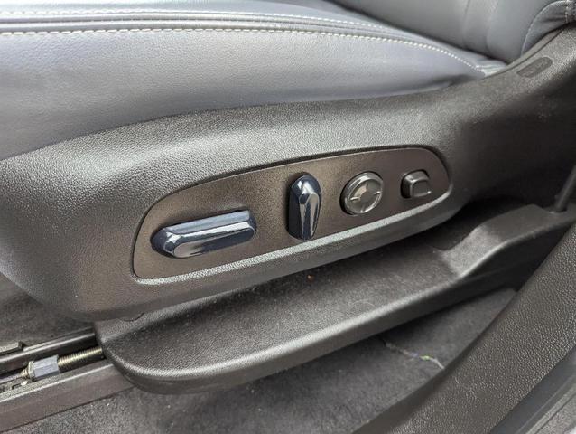 Photo of 2024 Summit White Buick Enclave