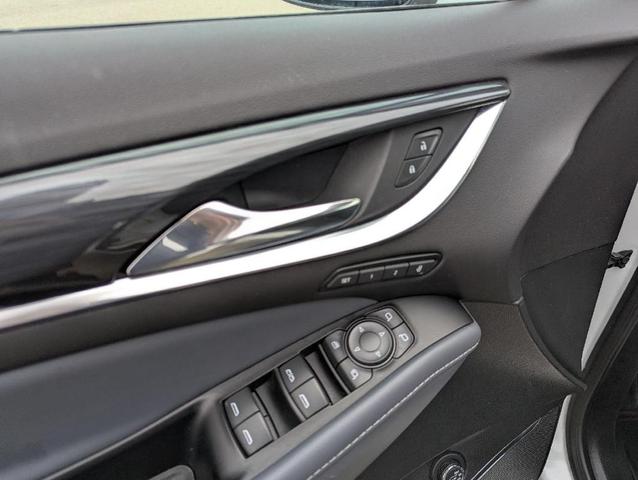 Photo of 2024 Summit White Buick Enclave
