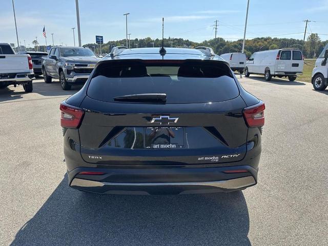 Photo of 2024 Mosaic Black Metallic Chevrolet Trax