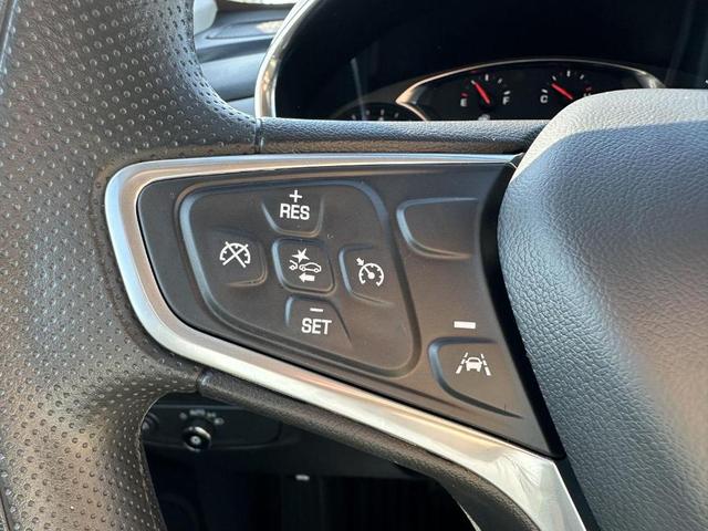 Photo of 2023 Summit White Chevrolet Equinox