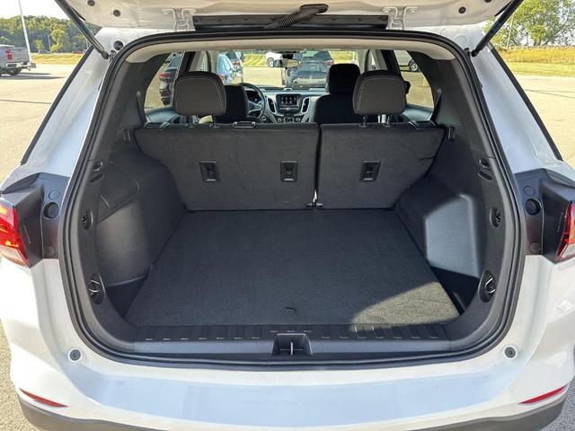 Photo of 2023 Summit White Chevrolet Equinox