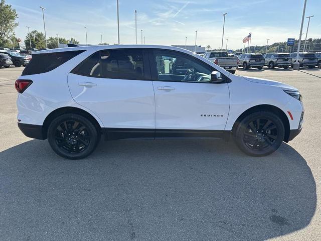 Photo of 2023 Summit White Chevrolet Equinox