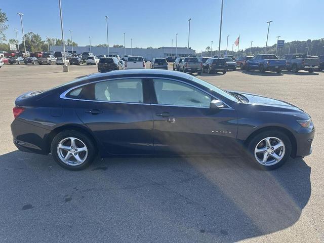 Photo of 2017 Blue Velvet Metallic Chevrolet Malibu