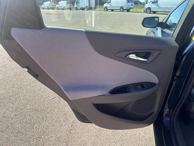 Photo of 2017 Blue Velvet Metallic Chevrolet Malibu