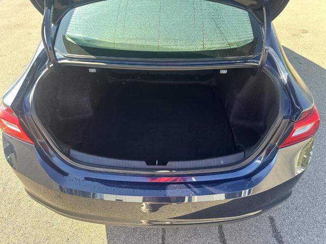 Photo of 2017 Blue Velvet Metallic Chevrolet Malibu