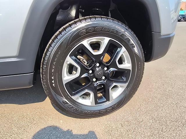 Photo of 2017 Billet Silver Metallic Clearcoat Jeep New Compass