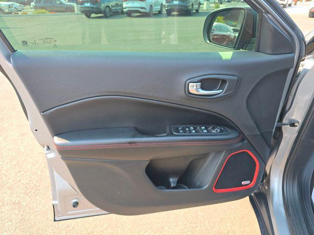 Photo of 2017 Billet Silver Metallic Clearcoat Jeep New Compass