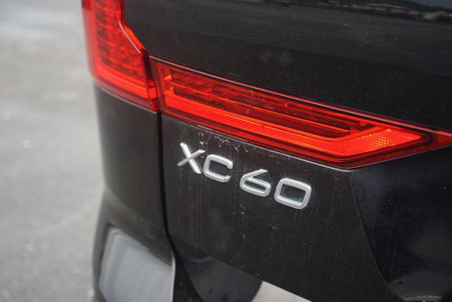 Photo of 2021 Onyx Black Metallic Volvo XC60