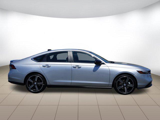 Photo of 2023 Lunar Silver Metallic Honda Accord Hybrid
