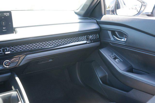 Photo of 2023 Lunar Silver Metallic Honda Accord Hybrid
