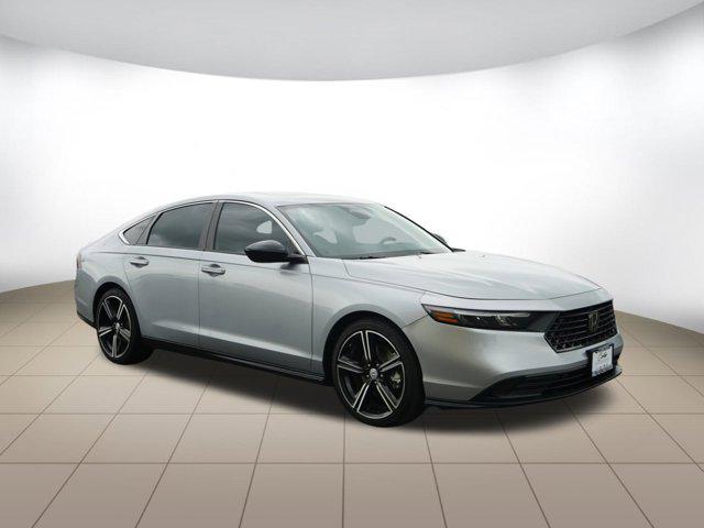 Photo of 2023 Lunar Silver Metallic Honda Accord Hybrid