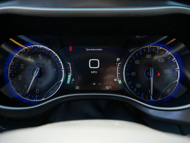 Photo of 2025 Bright White Clearcoat Chrysler Pacifica