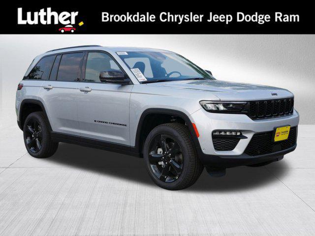 Photo of 2025 Silver Zynith Jeep Grand Cherokee