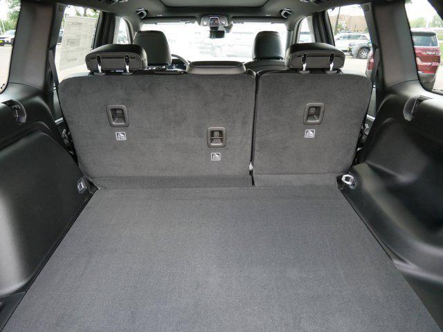Photo of 2025 Silver Zynith Jeep Grand Cherokee