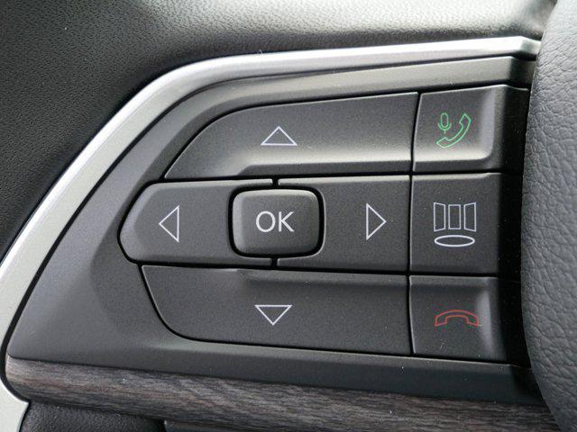 Photo of 2025 Silver Zynith Jeep Grand Cherokee