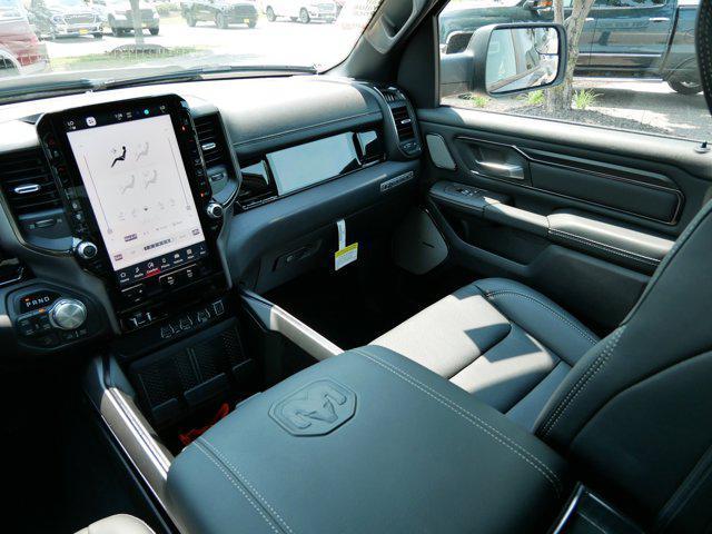 Photo of 2026 Diamond Black Crystal Pearlcoat RAM 1500