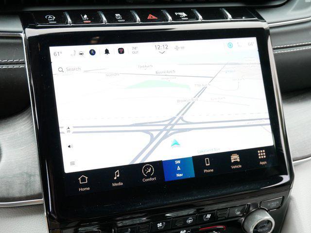 Photo of 2022 Diamond Black Crystal Pearlcoat Jeep Grand Cherokee L