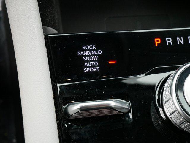 Photo of 2022 Diamond Black Crystal Pearlcoat Jeep Grand Cherokee L