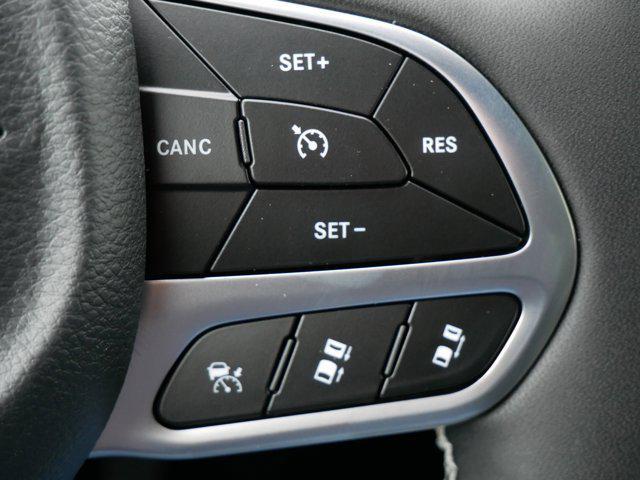 Photo of 2025 Fathom Blue Pearlcoat Chrysler Pacifica