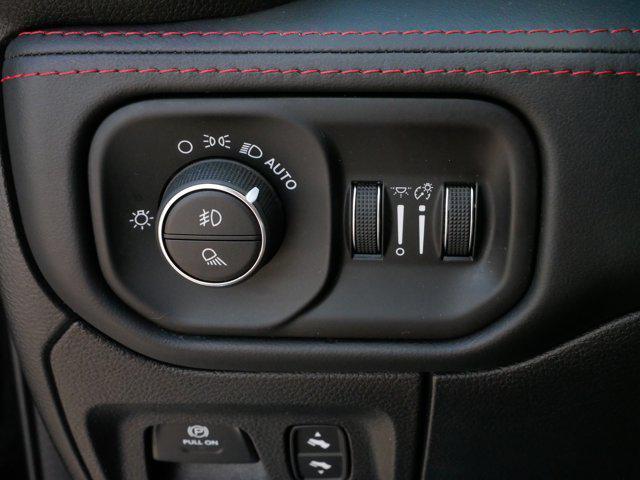 Photo of 2022 Diamond Black Crystal Pearlcoat RAM 1500