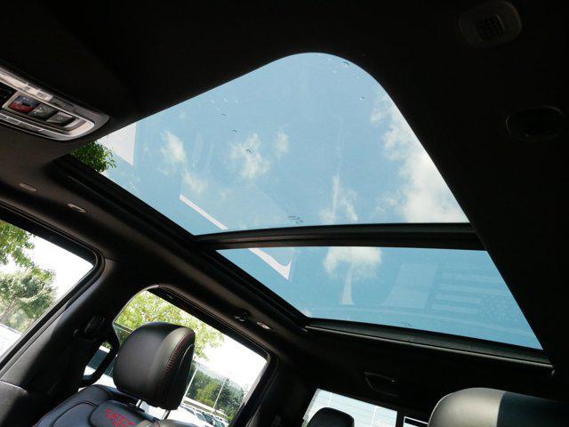 Photo of 2022 Diamond Black Crystal Pearlcoat RAM 1500