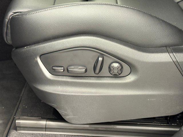 Photo of 2025 Chromite Black Metallic Porsche Cayenne