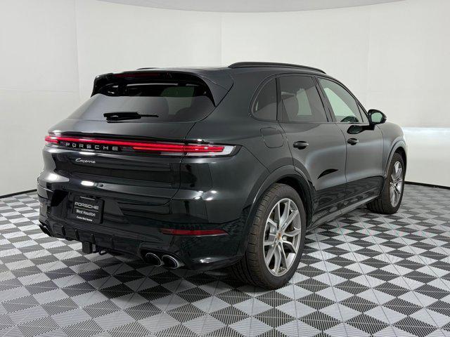 Photo of 2025 Chromite Black Metallic Porsche Cayenne