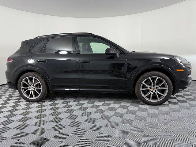 Photo of 2025 Chromite Black Metallic Porsche Cayenne