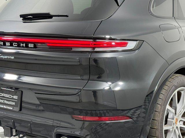 Photo of 2025 Chromite Black Metallic Porsche Cayenne