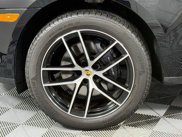 Photo of 2025 Black Porsche Macan