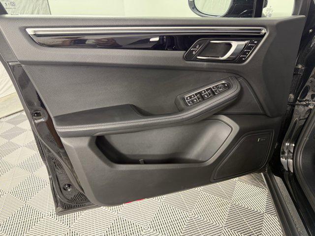 Photo of 2025 Black Porsche Macan