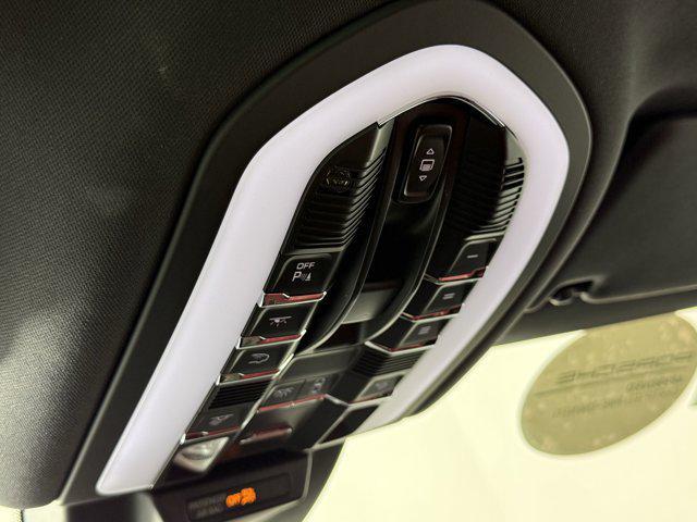Photo of 2025 Carrara White Metallic Porsche Macan