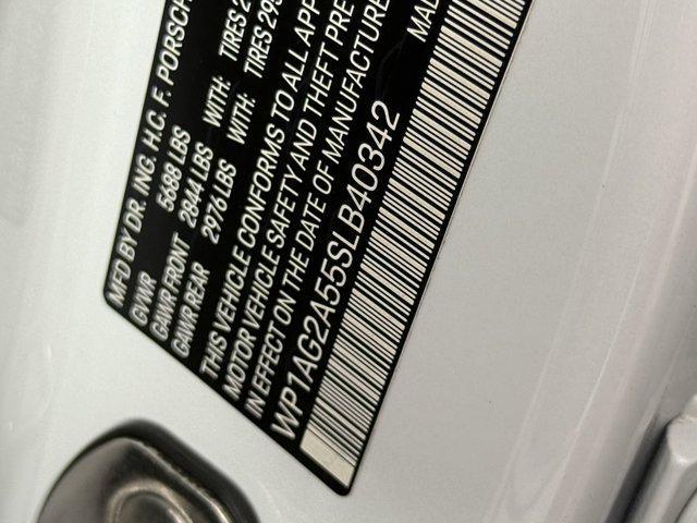 Photo of 2025 Carrara White Metallic Porsche Macan