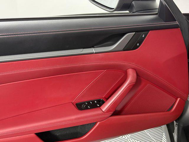 Photo of 2023 Gray Porsche 911
